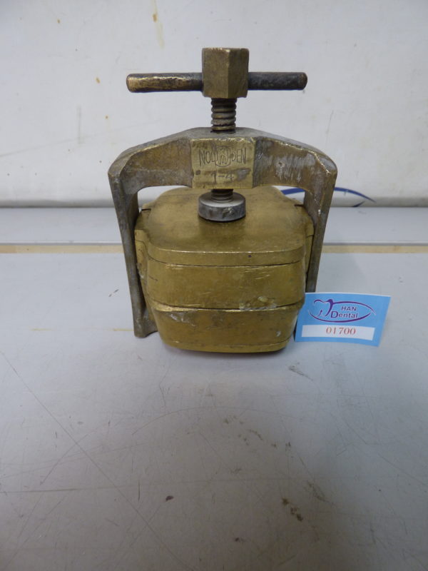 Nolden Dental Küvette mit Bügel Zahntechnik 01700